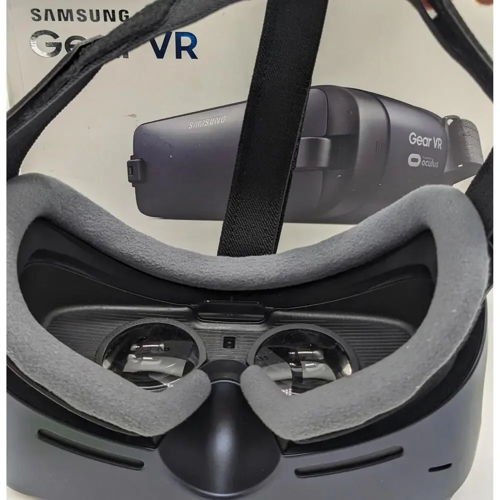 Samsung Gear VR SM-R323 Oculus Black Smartphone Virtual Reality Headset